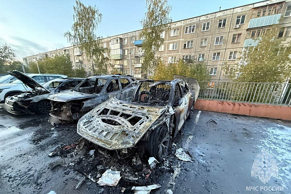 7 легковушек спасали от огня ивановские пожарные 24 сентября